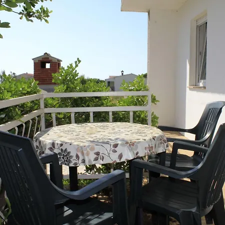 Apartmán Branko Povljana
