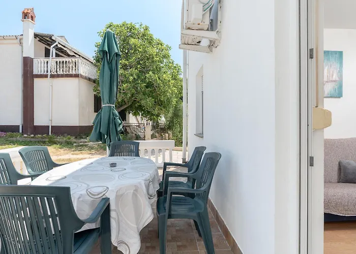 Branko Apartamento Povljana